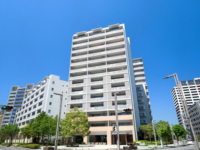 新興住宅地の高層マンション