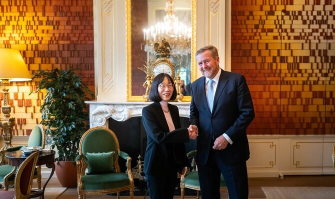 オランダのウィレム＝アレクサンダー国王に謁見した赤根智子ICC所長