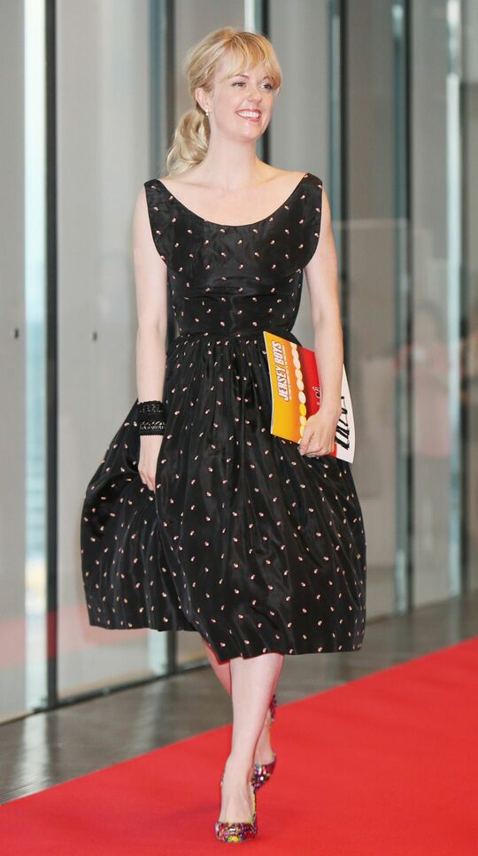 NHK連続テレビ小説「マッサン」でヒロイン、エリーを演じた女優のシャーロット・ケイト・フォックスさんが2015年6月25日、ブロードウェーミュージカル「ジャージー・ボーイズ」の日本公演初日の観劇に訪れた＝東京都内