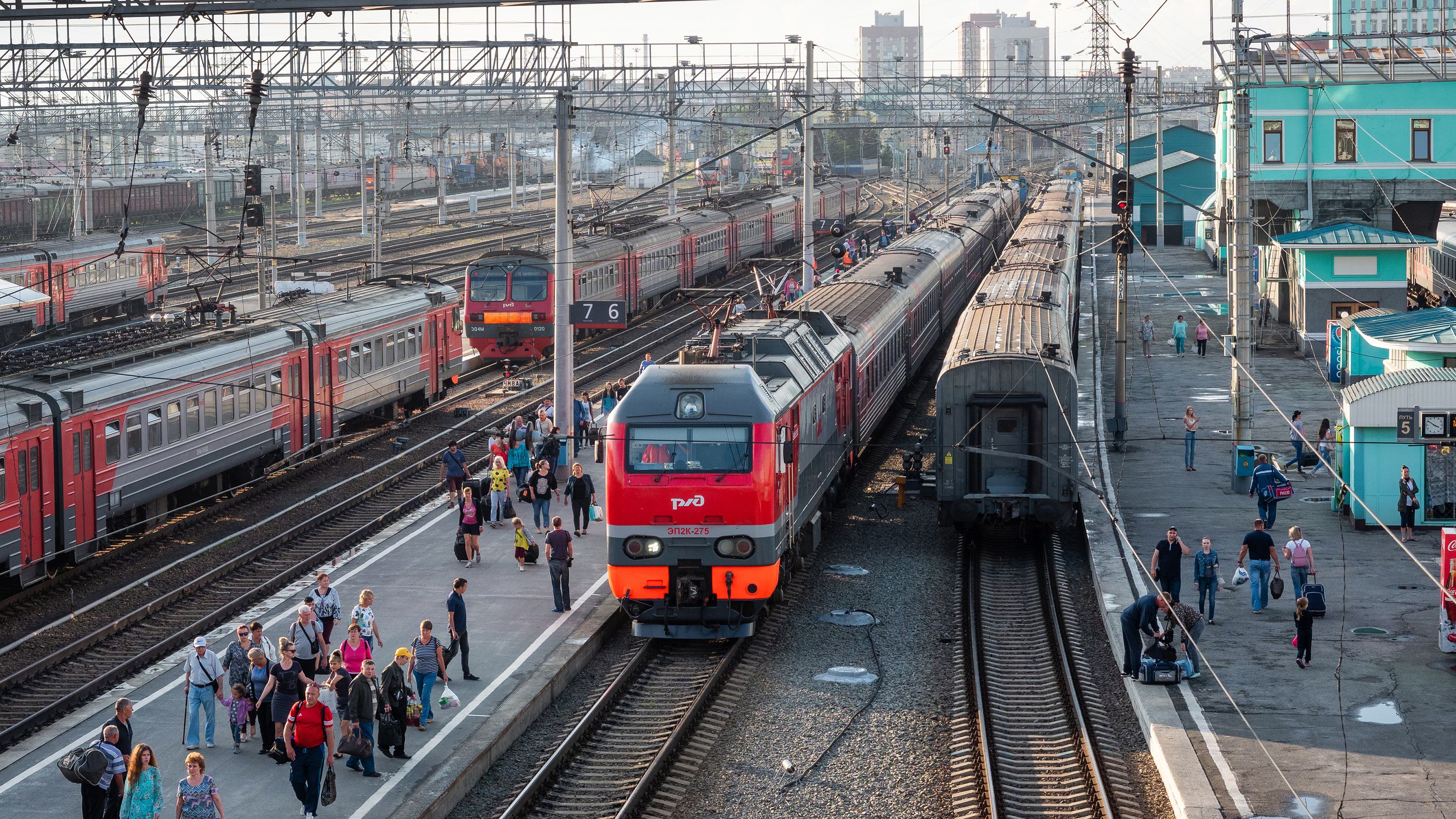 プーチン｢専用列車｣の写真を撮影・投稿してしまったロシア｢鉄道オタク ...
