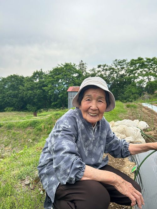 「栄村名人」の1人として広報誌に紹介されている村の名士、桑原千恵さん