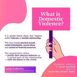 ルナス・コレクティブのフェイスブックの投稿から。「DVって何？」という問いに簡潔に答える内容。加害者は暴力を「パートナー関係ではふつうのこと」と正当化したり、被害者のせいにしたりするとも説明