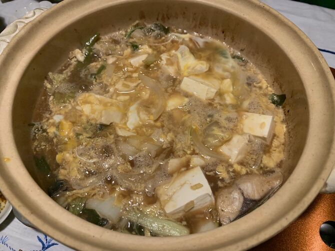 締めのサバ豆腐鍋。ここにたどり着くために鍋料理を囲んでいる気がします