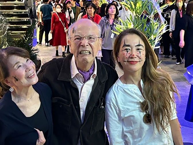 ついつい怖い顔をしてしまう現役弁護士（92歳）、50代娘さんはピエロメイク