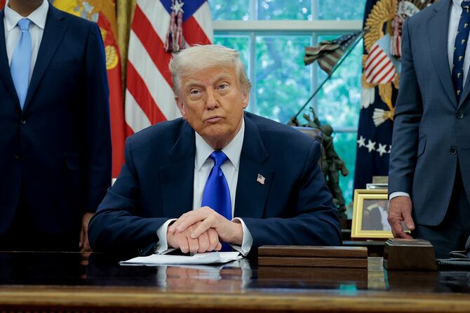 アメリカ・ワシントンDCのホワイトハウスで記者の質問に答えるトランプ大統領＝2025年5月5日