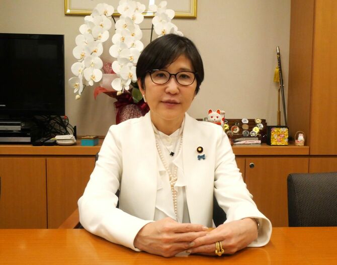 LGBT法案についてインタビューに答える稲田朋美議員