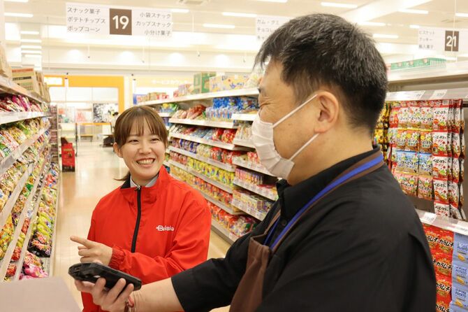 ベイシア嵐山店店長の藁谷広美さん