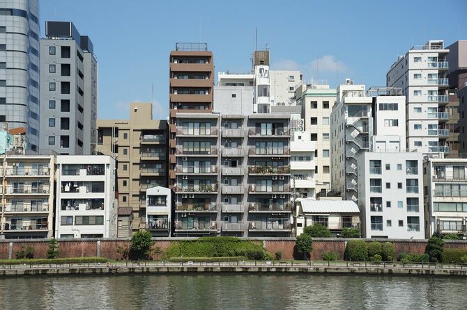 日本の隅田川の街並み