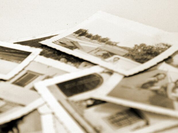 何枚もの古い写真
