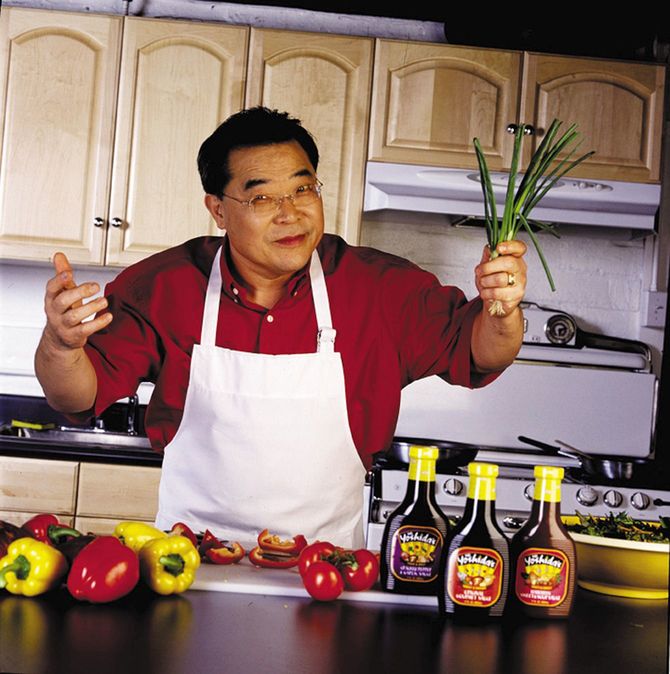 アメリカのクッキングショーに出演する吉田氏