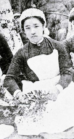 桜井看護学校1期生の卒業写真での大関和