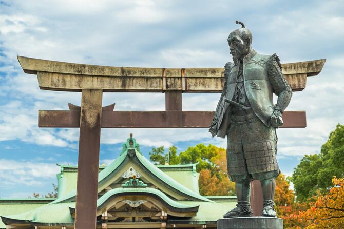 大阪市・大阪城豊国神社の豊臣秀吉像