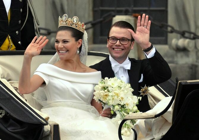 結婚パレードでのヴィクトリア王太子とダニエル王子（2010年6月19日、スウェーデン）