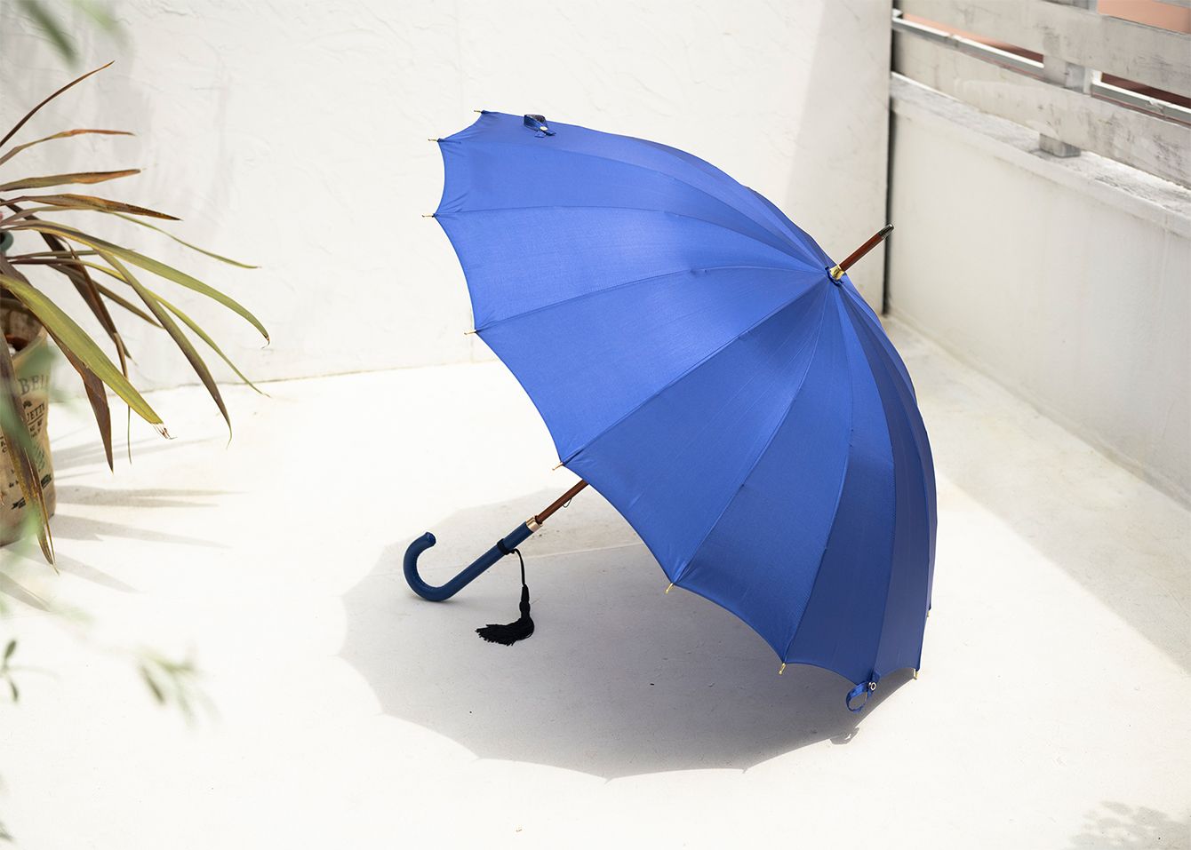 梅雨の季節に大活躍､エグゼクティブなスーツにも合う大人の傘とは (3/3) PRESIDENT WOMAN Online（プレジデント
