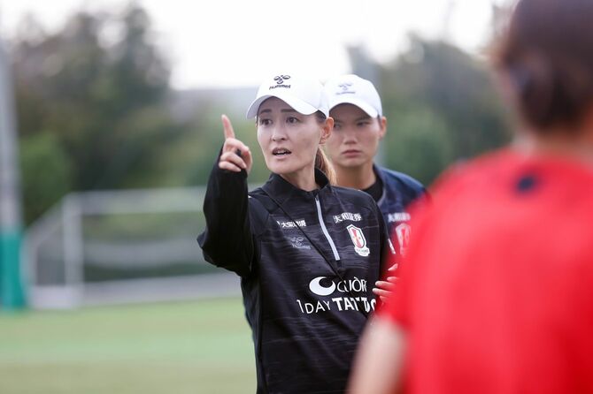 チームの誰よりもガチで練習に臨む宮本ともみ監督