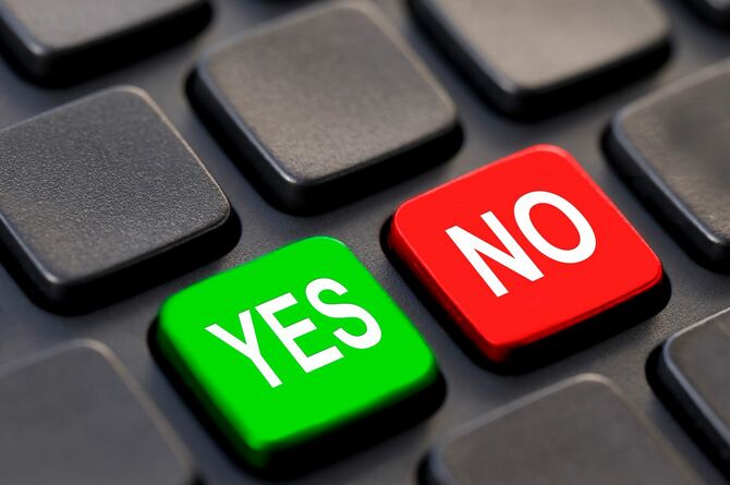 キーボードにYes／Noのボタンだけシールが付いている