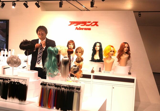 アデランスの商品研究開発部サブマネージャー・佐藤駿祐さん