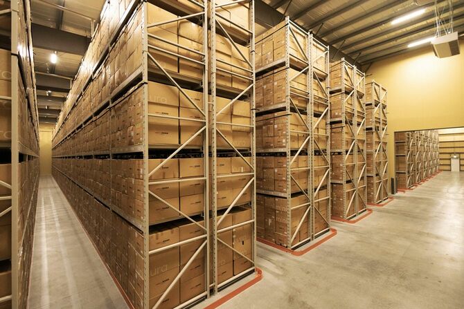 段ボールは温度・湿度を一定に保った環境下で保管される