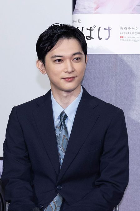 映画『国宝』の吉沢亮はヘブンをサポートする英語教師・錦織友一を演じる