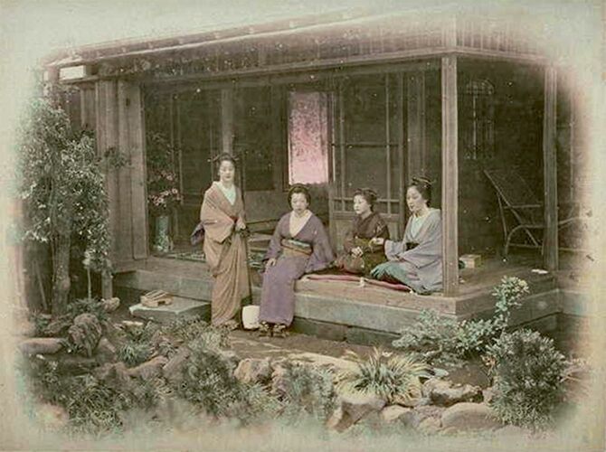 明治時代の芸者たち