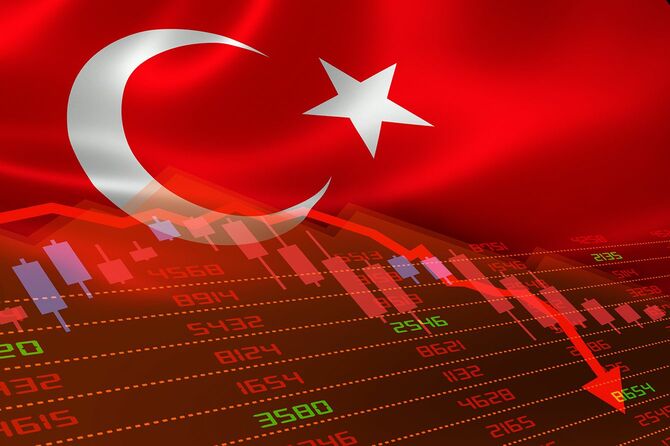 トルコの旗と経済の低迷、株式市場の指標が赤