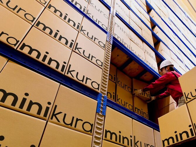 段ボールは温度・湿度を一定に保った環境下で保管される