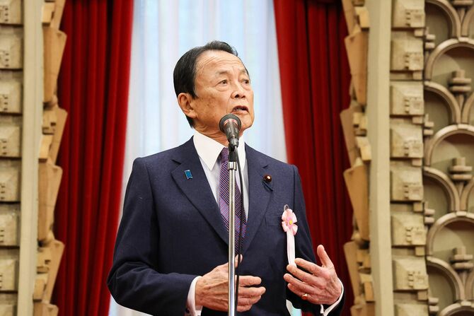 麻生太郎氏。2025年12月22日撮影