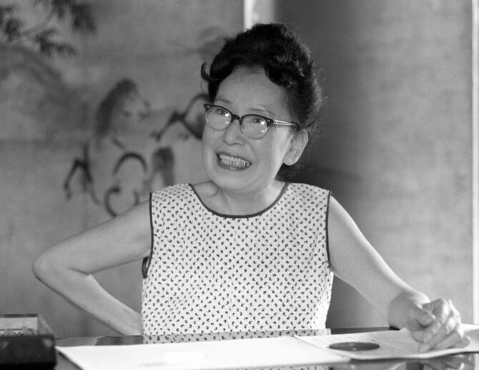 作家、読書インタビュー、1970（昭和45）年8月17日撮影、東京・南青山の自宅