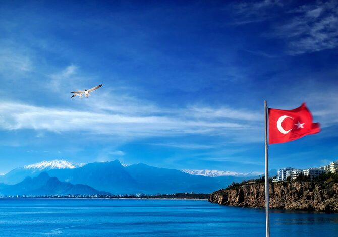 トルコの国旗がある風景