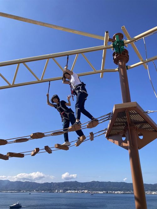 船上の空中アスレチック