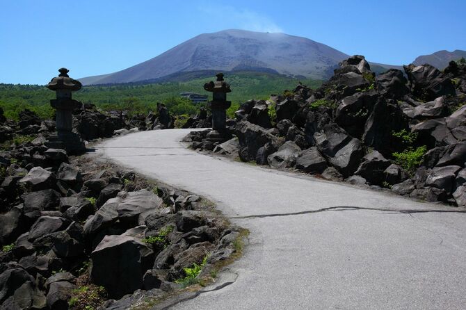 浅間山と溶岩