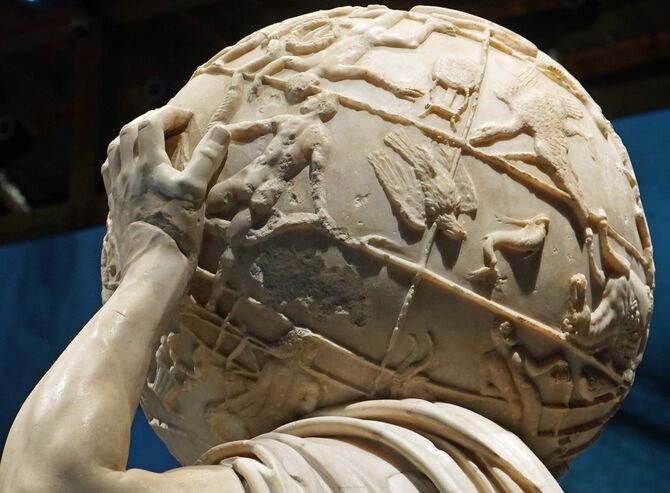 宇宙を球体とした場合の子午線や赤道、12星座などを配置。天球の中心部は棒が通せるよう空洞になっている