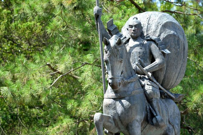 金沢市尾山神社の前田利家像
