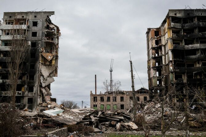 ロシアによるウクライナ侵攻で破壊された集合住宅