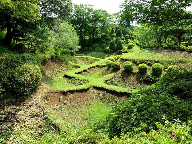 山中城（障子掘）（Mocchy撮影、2009）（写真＝PD-user／Wikimedia Commons）