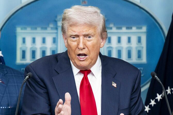 2025年8月11日、ワシントンD.C.のホワイトハウスで記者会見するドナルド・トランプ大統領