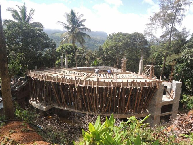 工事途中のサヒヤンデ劇場