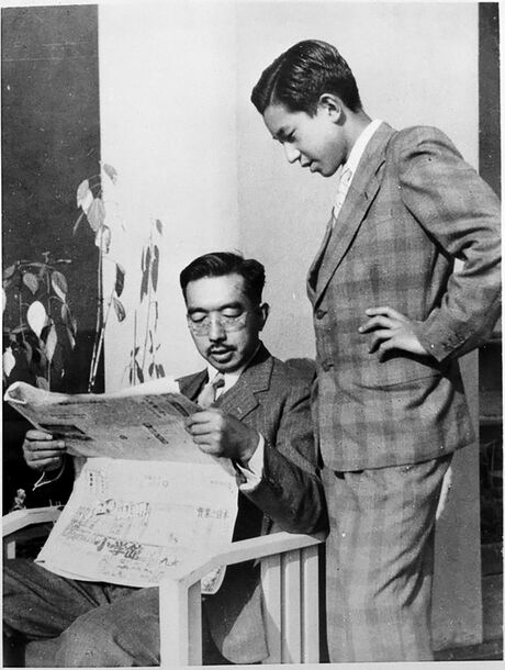 昭和天皇と継宮明仁親王（1952年頃）