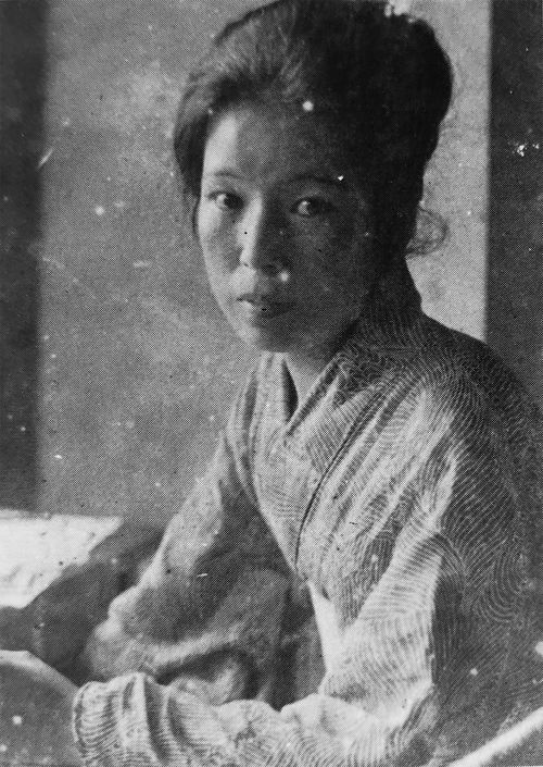 宇野千代。尾崎士郎と結婚していた時代（1926年～1930年）に撮られた写真