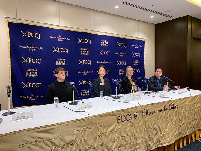 会見での伊藤詩織さん＝2025年12月15日、東京都千代田区の日本外国特派員協会