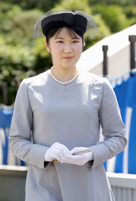 桂宮没後10年の墓所祭に臨まれる天皇、皇后両陛下の長女愛子さま