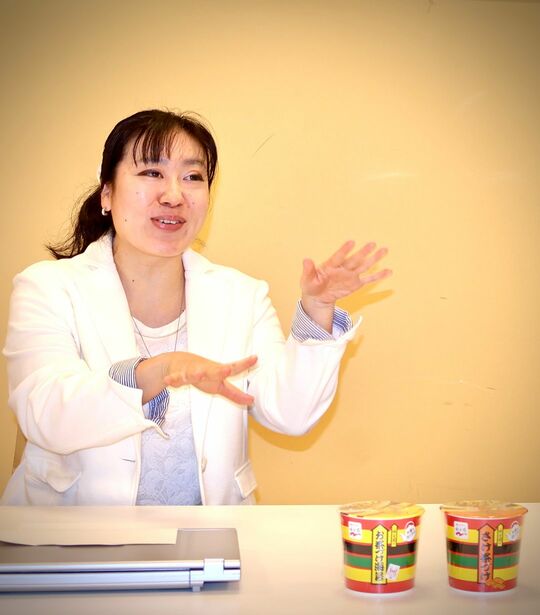 「新人研修で“調味玉”を自分でつくるんです」という小田友紀子さん