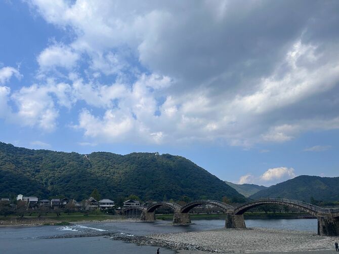 宇野千代ゆかりの錦帯橋。