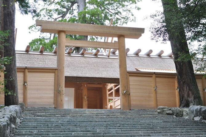 平成25年（2013年）の式年遷宮に建てられた伊勢神宮内宮の正殿