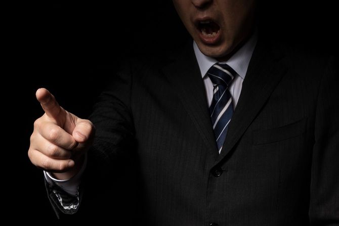 怒るビジネスマン
