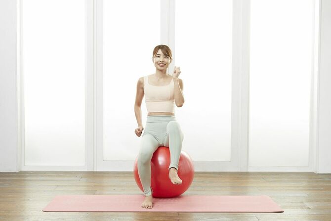 出典＝SAYAKA『バランスボール「美やせ」革命』（プレジデント社）