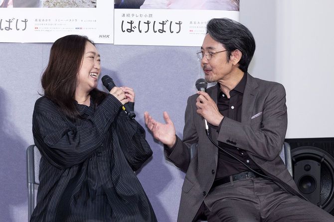 松野家の両親を演じる池脇千鶴、岡部たかし